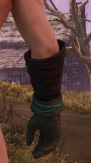 Screenshot of Defiled Leather Gloves from the back